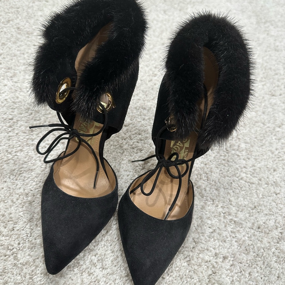 Elegant Black Stiletto Heels - Picture 4 of 5